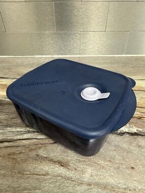 Tupperware Vent N Serve 1 Litre As Is